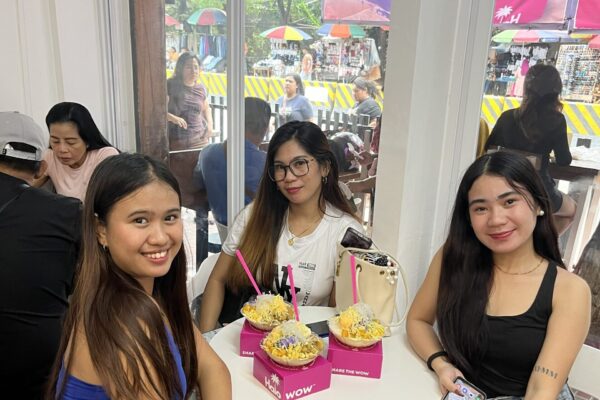 halowow-taytay-customers-eating-halo-halo-dessert.jpg